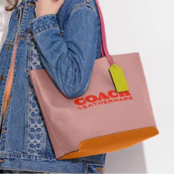 SOLD⛔️Authentic COACH Colorblock Pebbled natural leather snap Logo large tote - Picture 16 of 16